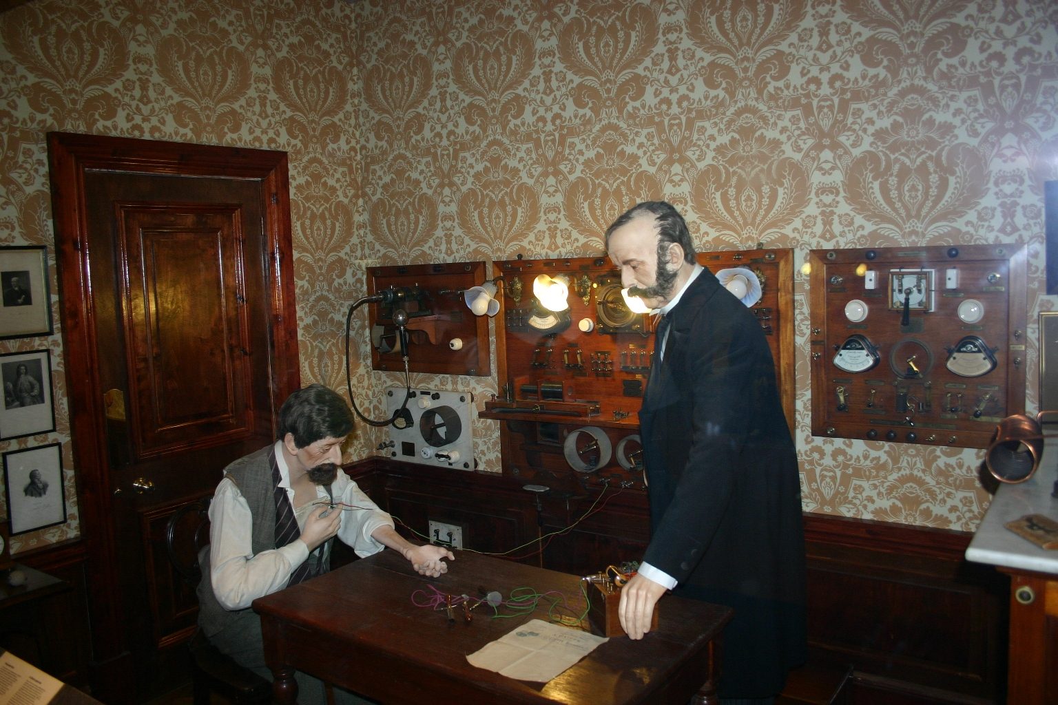 Dr Bruce's Electrotherapy Room in 1905, Science Museum, London - 01.JPG